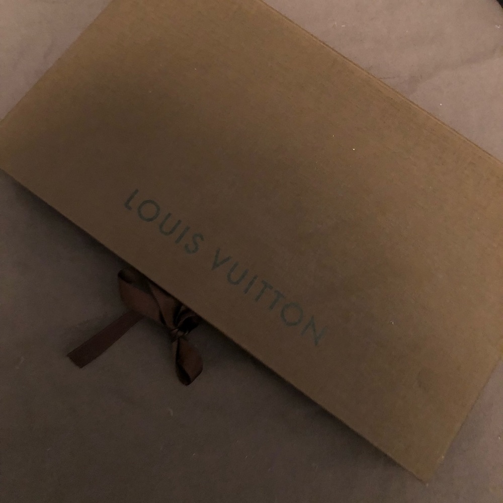 Louis Vuitton gift card box